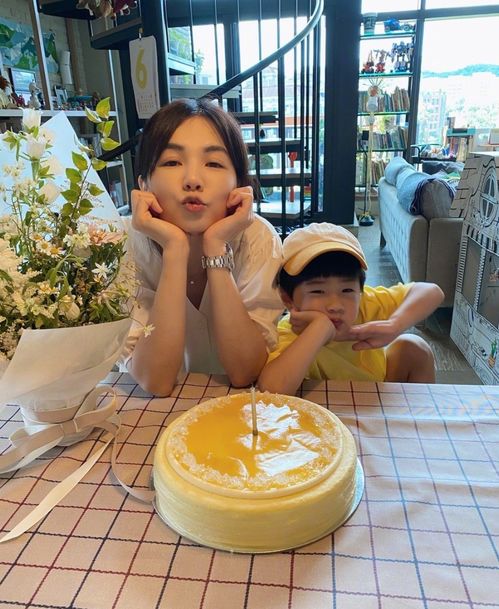 ella曬40歲生日照,一家三口扮丑,兒子勁寶 耍賴 放電太可愛