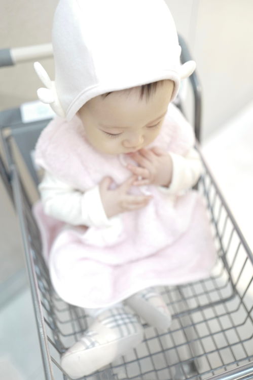 夏洛特?zé)?秋雅首曬女兒正面照,一周歲小米眼眸清澈靈動(dòng)可愛(ài)